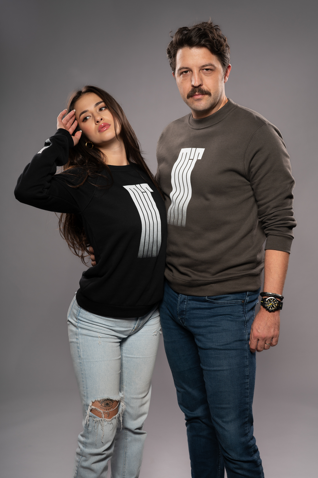 MIKINY - MírShop | merch Divadla Mír a Třech Tygrů